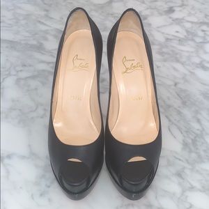 Christian Louboutin matte black peep-toe sz 38